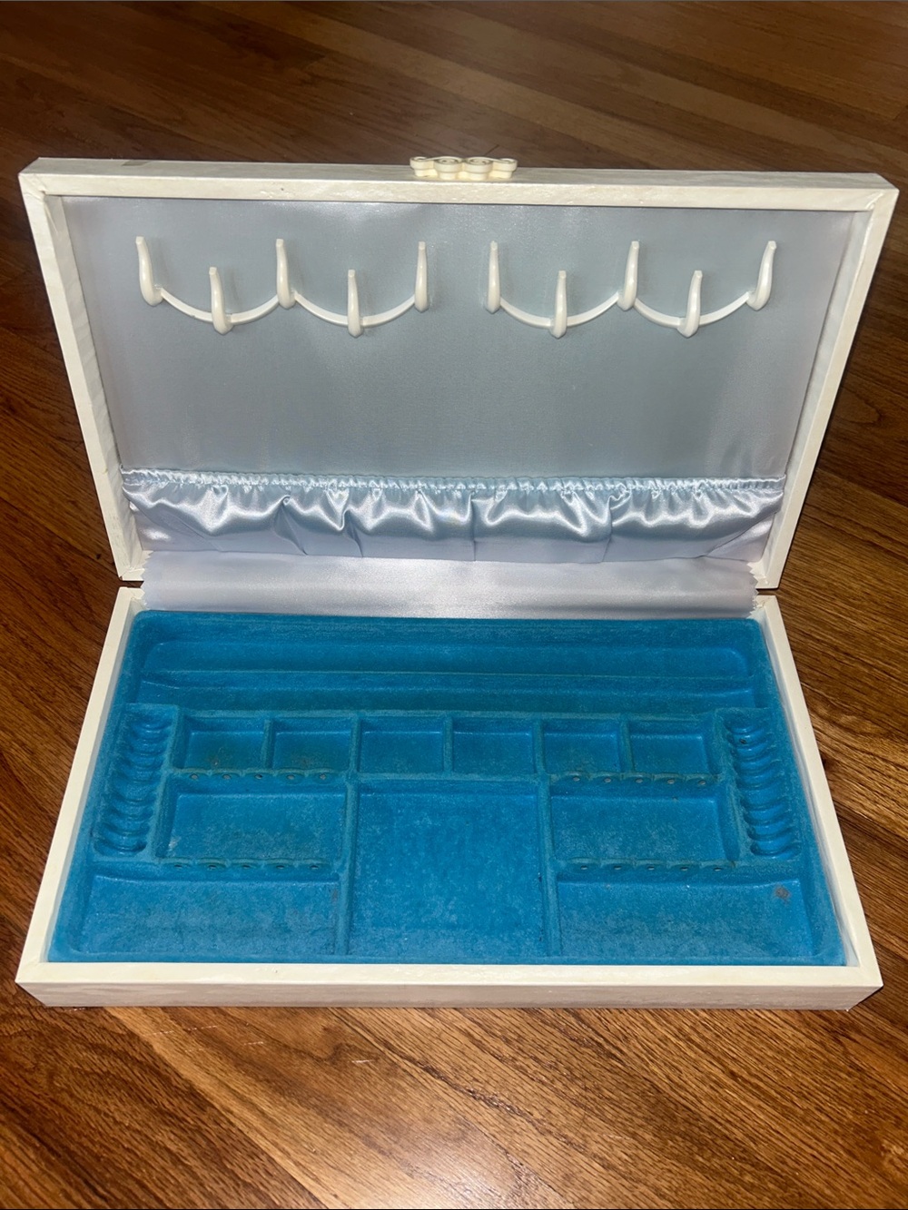 Mele Vintage 1960s Hollywood Regency Jewelry Chest// Mele Jewelry Box// Retro